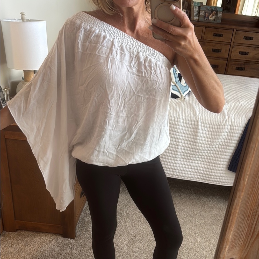 Off-Shoulder White Batwing Blouse - Casual Women's Top
